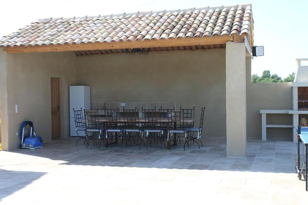 Mas En Campagne Villa Mallemort Buitenkant foto